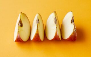 Apple slices placed in a line